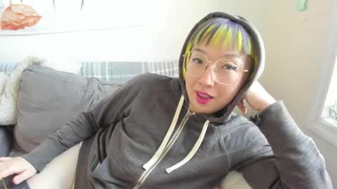 Snapshot of luxgray chatting on 02/16/26, 08:05 LuxGray online show from 02/16/26, 08:05