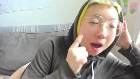 Snapshot of luxgray chatting on 03/08/26, 06:01 LuxGray online show from 03/08/26, 06:01