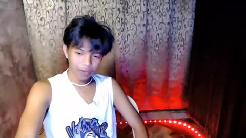 Snapshot of luxirfy_xx chatting on 11/12/25, 05:24 luxirfy online show from 11/12/25, 05:24