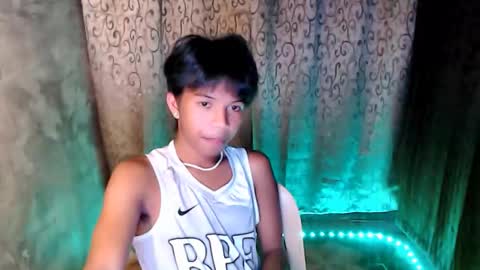 Snapshot of luxirfy_xx chatting on 11/13/25, 06:18 luxirfy online show from 11/13/25, 06:18