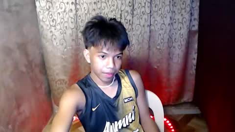 Snapshot of luxirfy_xx chatting on 11/22/25, 10:31 luxirfy online show from 11/22/25, 10:31