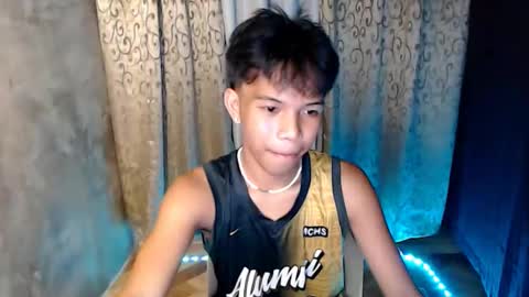 Snapshot of luxirfy_xx chatting on 11/28/25, 03:14 luxirfy online show from 11/28/25, 03:14