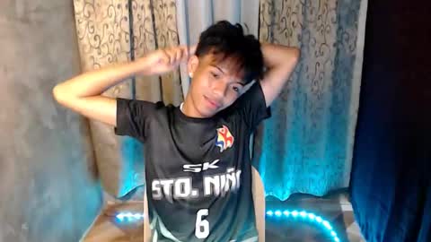 Snapshot of luxirfy_xx chatting on 12/02/25, 05:30 luxirfy online show from 12/02/25, 05:30