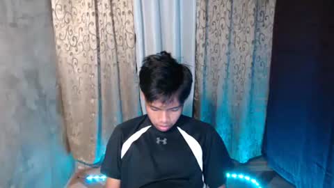 Snapshot of luxirfy_xx chatting on 12/03/25, 06:28 luxirfy online show from 12/03/25, 06:28