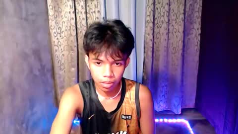 Snapshot of luxirfy_xx chatting on 12/14/25, 05:40 luxirfy online show from 12/14/25, 05:40