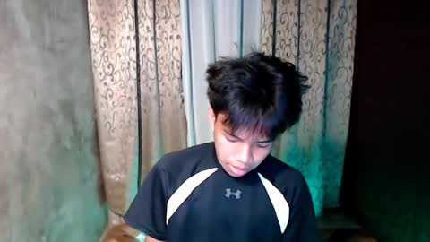 Snapshot of luxirfy_xx chatting on 12/22/25, 11:57 luxirfy online show from 12/22/25, 11:57