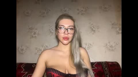 LuxSonyaStar online show from 11/27/25, 08:55