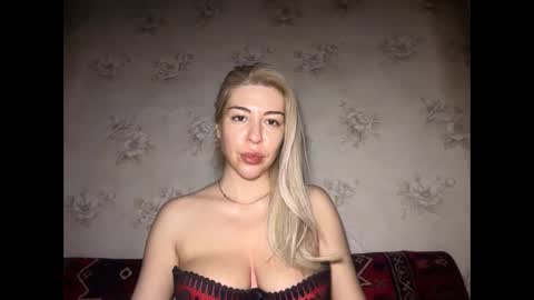 LuxSonyaStar online show from 04/24/26, 01:35