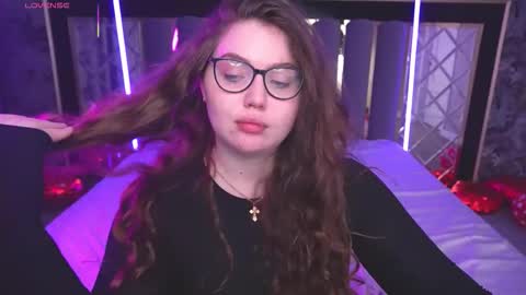 luxsopphia_ online show from 02/16/26, 08:27