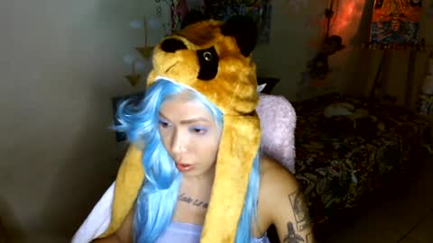 Luna Rodral online show from 07/27/26, 10:11