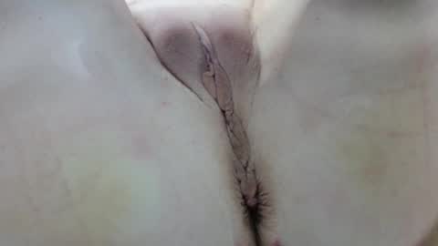 Snapshot of luxurylips chatting on 09/12/25, 02:00 Lux for your fun online show from 09/12/25, 02:00