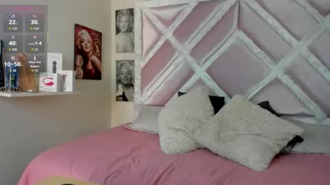 Snapshot of luxx_11 chatting on 02/21/26, 01:12 Lux online show from 02/21/26, 01:12