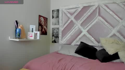 Snapshot of luxx_11 chatting on 02/24/26, 01:53 Lux online show from 02/24/26, 01:53