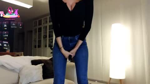Snapshot of luxymin chatting on 02/17/25, 08:47 Luxymin online show from 02/17/25, 08:47