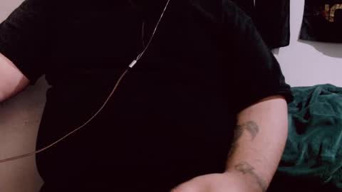 Snapshot of lvcifer_ chatting on 01/11/25, 01:27 ayoo online show from 01/11/25, 01:27