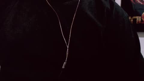 Snapshot of lvcifer_ chatting on 01/11/25, 06:01 ayoo online show from 01/11/25, 06:01