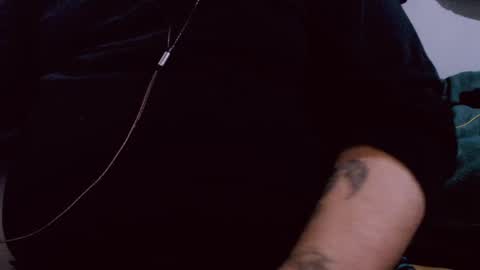 Snapshot of lvcifer_ chatting on 02/25/25, 01:39 ayoo online show from 02/25/25, 01:39