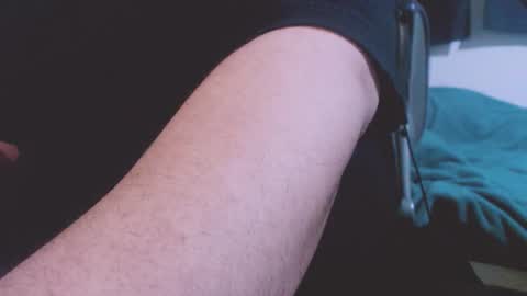 Snapshot of lvcifer_ chatting on 10/15/25, 07:19 ayoo online show from 10/15/25, 07:19