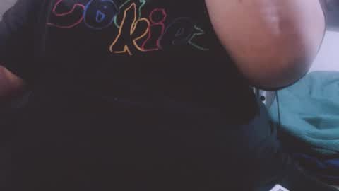 Snapshot of lvcifer_ chatting on 10/29/25, 08:32 ayoo online show from 10/29/25, 08:32