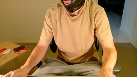 Snapshot of lxgxnd99 chatting on 02/12/26, 09:04 lxgxnd99 online show from 02/12/26, 09:04