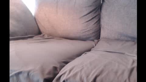 Snapshot of lxxlzwld chatting on 10/25/25, 04:57 BBull online show from 10/25/25, 04:57