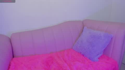 LYA DUBOIS  online show from 02/07/26, 10:24