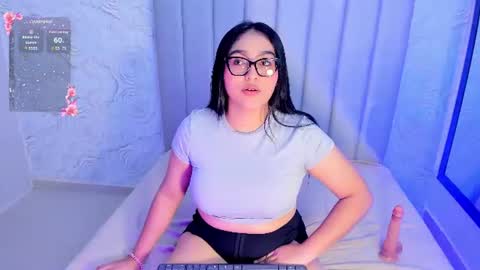Snapshot of lya_dubois_ chatting on 07/02/26, 10:38 LYA DUBOIS online show from 07/02/26, 10:38
