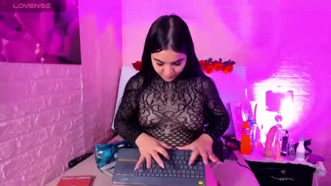 Snapshot of lyaa_collins_ chatting on 09/11/25, 12:05 Lya   online show from 09/11/25, 12:05