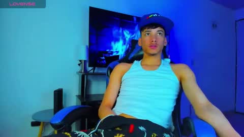 Lyam online show from 03/25/26, 04:29