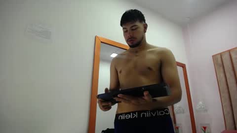 lyam_saenz online show from 11/06/25, 07:59