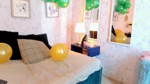 Lyan online show from 03/17/26, 08:12