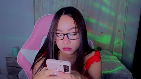 Snapshot of lyavalmont chatting on 05/19/26, 01:56 lyavalmont online show from 05/19/26, 01:56