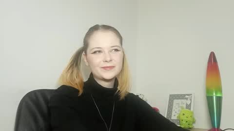 Snapshot of lydiasunny chatting on 10/02/25, 06:26 Lydia online show from 10/02/25, 06:26