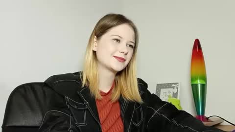 Snapshot of lydiasunny chatting on 10/09/25, 06:28 Lydia online show from 10/09/25, 06:28