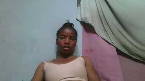 Snapshot of lydie856696 chatting on 04/28/26, 02:44 lydie856696 online show from 04/28/26, 02:44