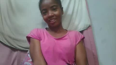 Snapshot of lydie856696 chatting on 05/06/26, 04:52 lydie856696 online show from 05/06/26, 04:52
