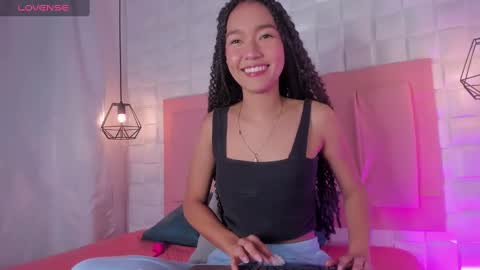 Snapshot of lyhana_lee chatting on 02/01/25, 12:05 Lyhana Lee online show from 02/01/25, 12:05