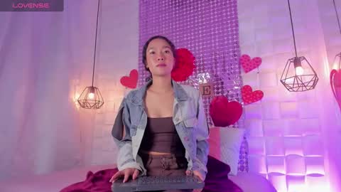 Snapshot of lyhana_lee chatting on 02/17/25, 12:05 Lyhana Lee online show from 02/17/25, 12:05