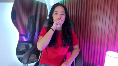 Snapshot of lyhana_lee chatting on 10/07/25, 12:24 Lyhana Lee online show from 10/07/25, 12:24
