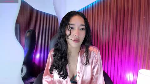Snapshot of lyhana_lee chatting on 10/12/25, 12:48 Lyhana Lee online show from 10/12/25, 12:48