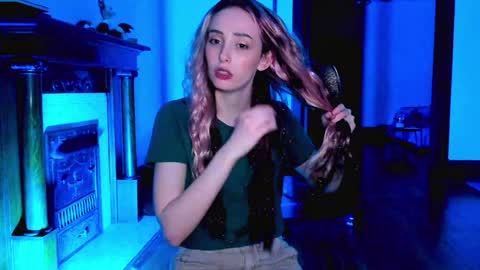 LylacDoll online show from 12/16/24, 12:59