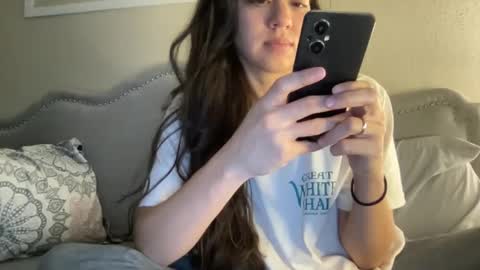 Snapshot of lylajades chatting on 01/23/25, 08:24 Olivia online show from 01/23/25, 08:24