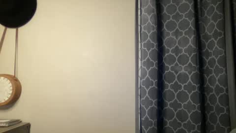 Snapshot of lylajades chatting on 02/11/25, 04:44 Olivia online show from 02/11/25, 04:44