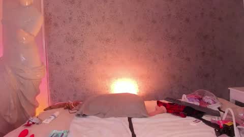 Lyla  online show from 11/29/25, 07:44