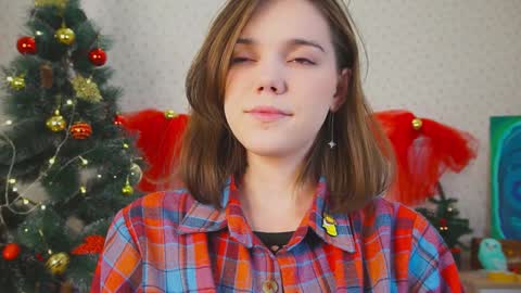 Snapshot of lyle_art chatting on 12/20/24, 03:47 hi im Lyle online show from 12/20/24, 03:47