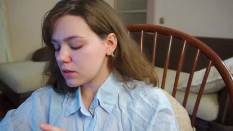 Snapshot of lyle_art chatting on 02/05/25, 03:13 hi im Lyle online show from 02/05/25, 03:13