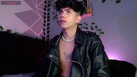 Snapshot of lylebennett_ chatting on 12/09/24, 09:49 Lyle Bennett Freelance Model online show from 12/09/24, 09:49