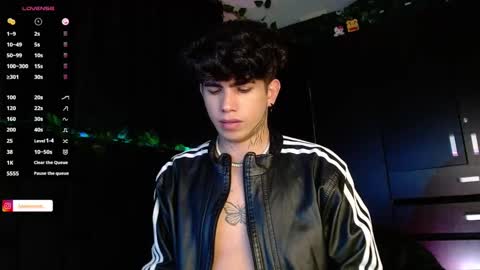 Snapshot of lylebennett_ chatting on 12/19/24, 02:57 Lyle Bennett Freelance Model online show from 12/19/24, 02:57