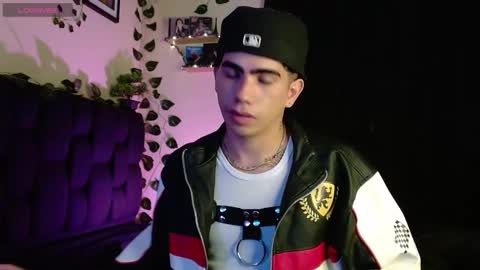 Snapshot of lylebennett_ chatting on 02/07/25, 02:04 Lyle Bennett Freelance Model online show from 02/07/25, 02:04