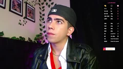 Snapshot of lylebennett_ chatting on 02/14/25, 01:18 Lyle Bennett Freelance Model online show from 02/14/25, 01:18